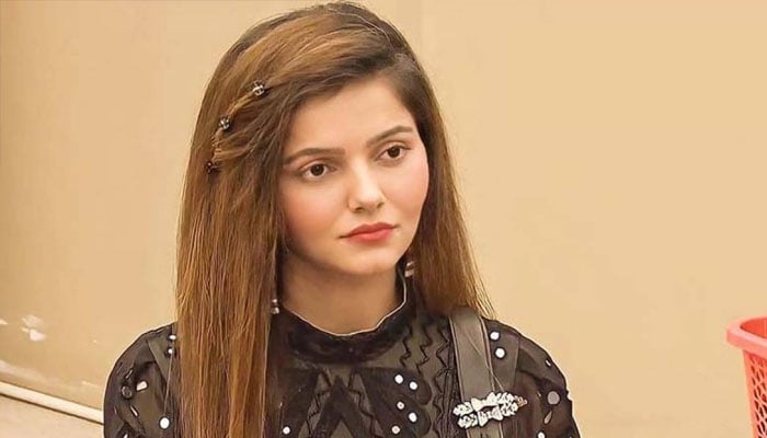 روبینہ دلیک کو نفرت انگیز میلز موصول
