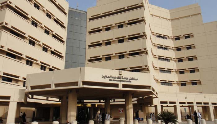 Jeddah: Doctors rescue a Pakistani worker who swallowed cement
