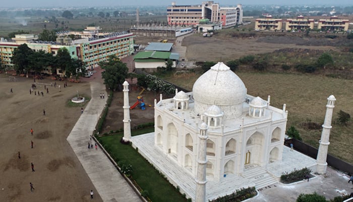 بھارتی شہری نے بیوی کی محبت میں نیا تاج محل تعمیر کروادیا