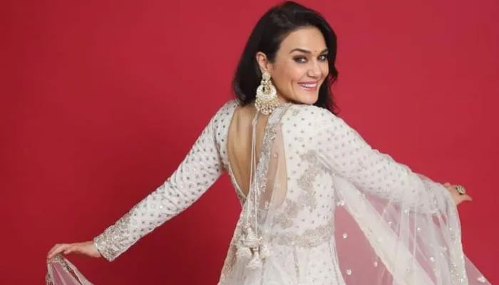 ‘ Kal Hoo Na Ho’: Preity Zinta raises a toast as  blockbuster film marks 18 years 