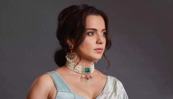 Kangana Ranaut believes in ‘beauty of love,’ shares cute childhood pic on IG 