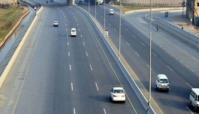 پنجاب: شدید دھند کے باعث بند موٹر وے اب کھل گئی