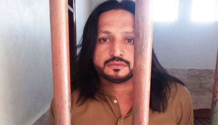 منگھوپیر کراچی سے گرفتار ہونے والا  بدنام اسمگلر ولی رند