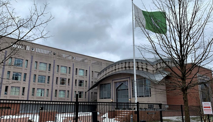 امریکا میں پاکستانی سفارت خانے کو فنڈز کی کمی کا سامنا