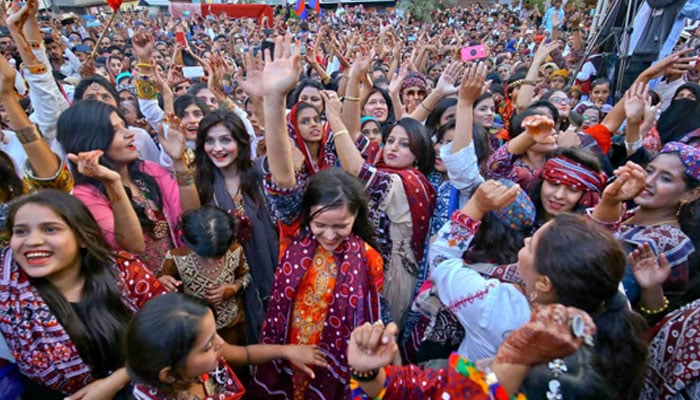 سندھی ثقافت کا دن آج منایا جارہا ہے