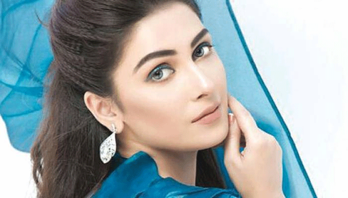 Ayeza khan’s sparkling look takes fans with a bang: See Post 