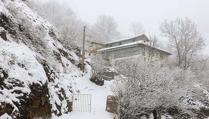 گلگت بلتستان میں برف باری، رابطہ سڑکیں بند