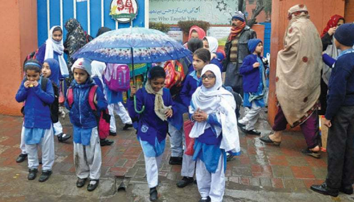 سندھ، تعلیمی اداروں میں موسمِ سرما کی تعطیلات کا فیصلہ جمعرات کو ہوگا
