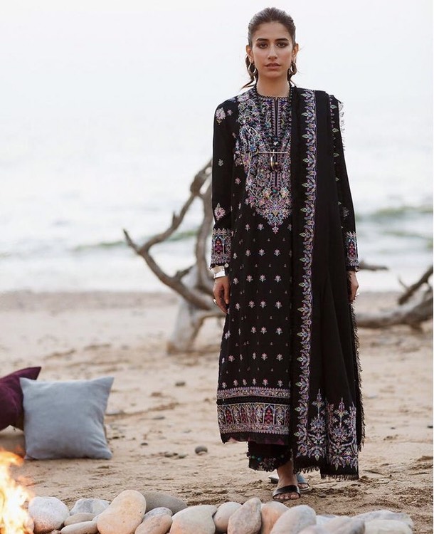Syra Yousuf flaunts her winter elegance: See Post