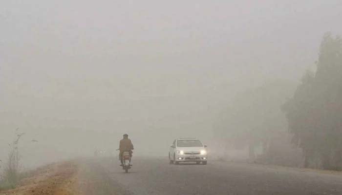 لاہور میں شدید دھند، موٹروے ایم 2، ایم 3 اور ایم 11 بند