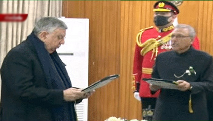 شوکت ترین نے وزیرِ خزانہ کے عہدےکا حلف اٹھا لیا، اسکرین گریب