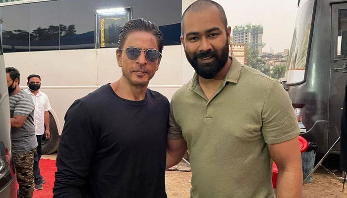 شاہ رخ خان کی نئی تصویر کہاں کی ہے؟ مداحوں کے اندازے