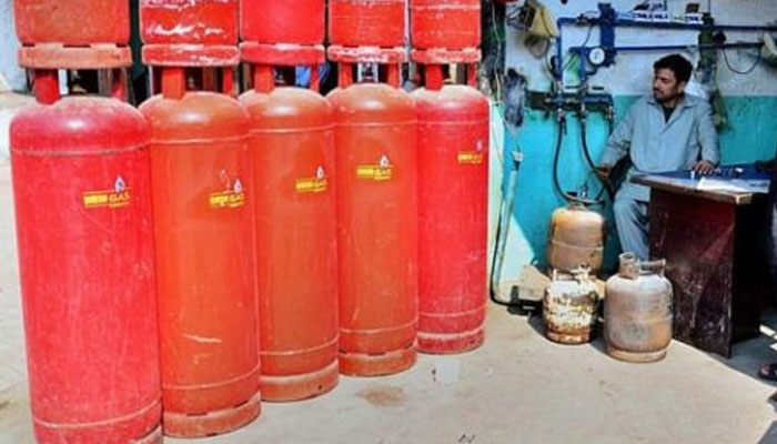 اوگرا کا ایل پی جی گھریلو سلنڈر سستا کرنے کا اعلان