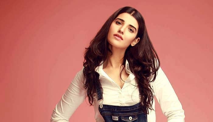 Hareem Farooq captivates hearts in eye-catchy pink dress: See Post 