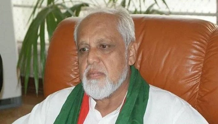 زیادہ ٹیکس ادائیگی: PTI رکن پارلیمنٹ نے سب سیاستدانوں کو پیچھے چھوڑ دیا