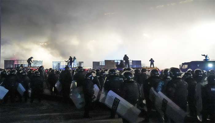 قازقستان: پٹرولیم قیمتوں میں اضافہ، عوام کا احتجاج، وزیراعظم مستعفی