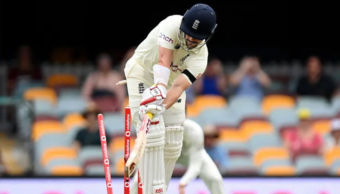 English batsmen also face difficulties in the fourth Test of the Ashes 1 English batsmen also face difficulties in the fourth Test of the Ashes