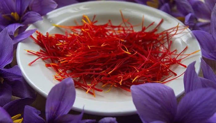 زعفران کا دنیا کا مہنگے ترین مسالوں میں شمار کیا جاتا ہے