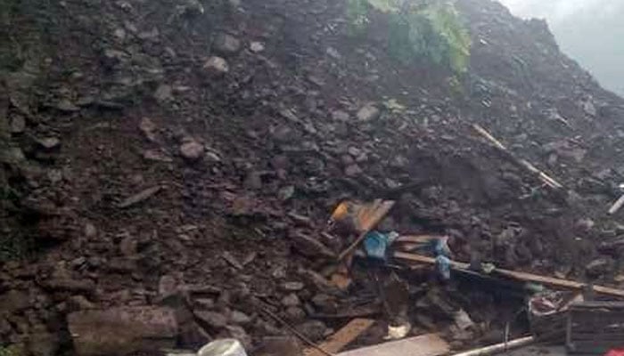 رحیم یار خان: بوسیدہ مکان کی دیوار گر گئی، 6 بچے جاں بحق