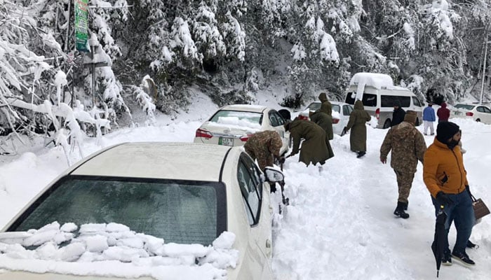 مری جیسے حالات یا شدید سردی میں زندہ رہنے کیلئے چند اہم ہدایات