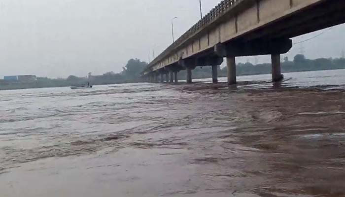 Danger of flood relay in Chenab river 1 Danger of flood relay in Chenab river