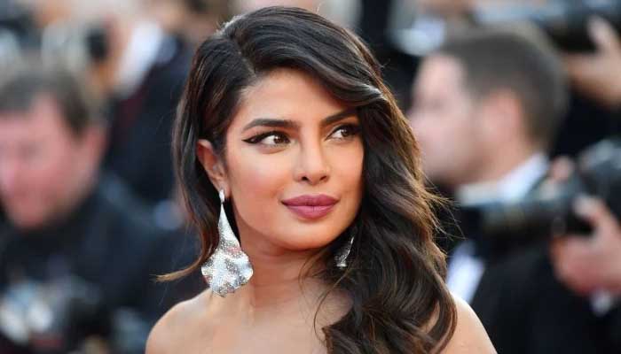 Priyanka Chopra debuts new caramel hairstyle: See 