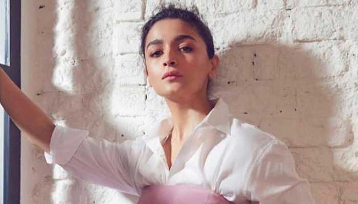 Alia Bhatt Poses Alongside A Fully Loaded Bar In A Stunning Snap From Her  Birthday Bash; Thanks Fans For The 'Love And Light'