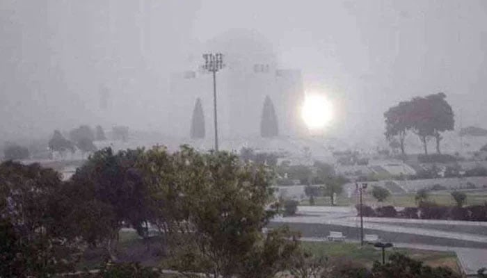 کراچی میں کل سے تیز ہوائیں چلنے کا امکان، محکمہ موسمیات
