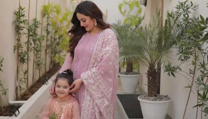 Aiman Khan, daughter Amal twin in pink, steal the limelight with their charm: See 