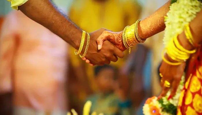 بھارت: دولہے کے تھپڑ کے بعد دلہن نے اپنے کزن سے شادی کرلی