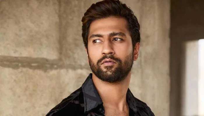 Vicky Kaushal basks in sunset glory relishing over 'Gajar Ka Halwa' 