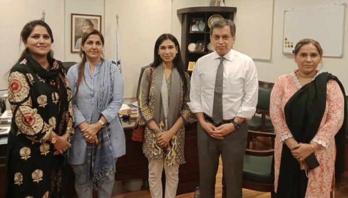 چیئرمین پی پی اور وزیراعلیٰ سندھ کی ہدایت پر ڈاکٹر سارہ گل کو نوکری مل گئی