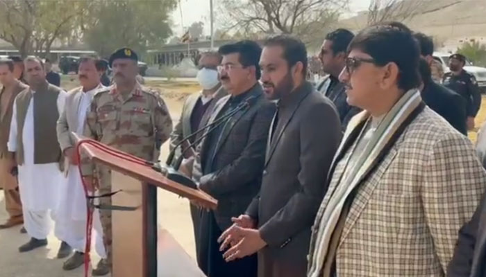وزیراعلیٰ بلوچستان، چیئرمین سینیٹ کی ایف سی ہیڈ کوارٹرز نوشکی آمد