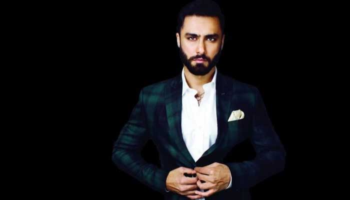 Ahmed Ali Akbar’s million-dollar smile leaves tongues wagging: Watch