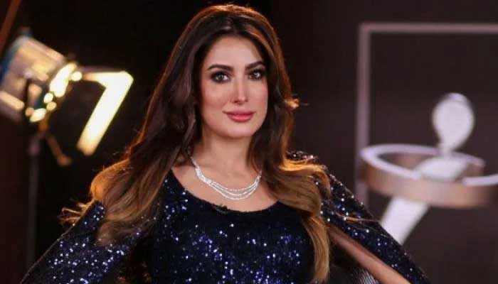 Mehwish Hayat's new haircut takes gram by storm: Pics 