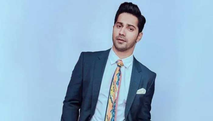 Varun Dhawan indulges in impromptu jam session on social media: See
