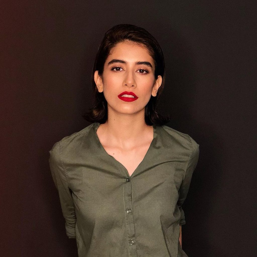 Syra Yousuf channels her beauty in Marilyn Monroe’s vintage style: See