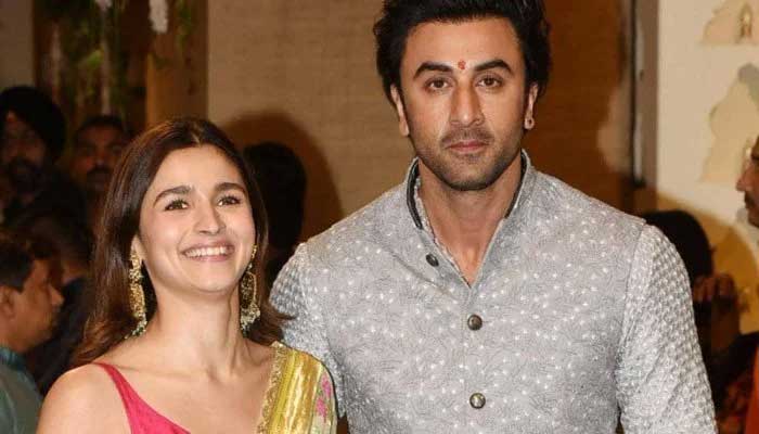 Alia Bhatt gives a witty reply to all the wedding rumours circulating  with beaue Ranbir Kapoor  