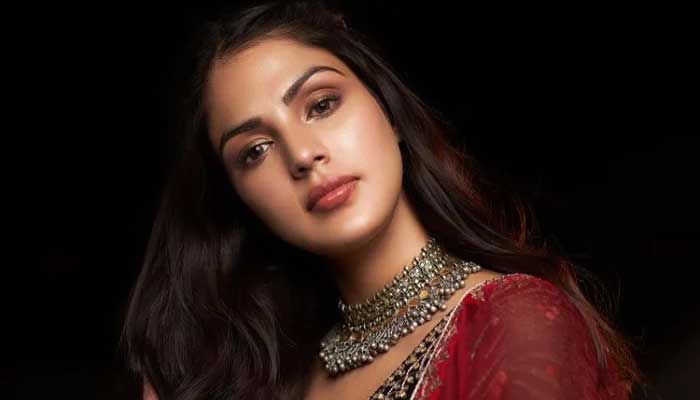 Rhea Chakraborty gets back to work, expressed gratitude to supporters