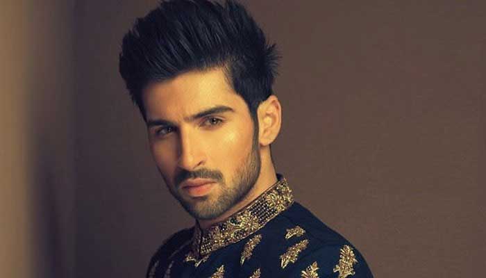 Muneeb Butt amps up the style game in blue tux: See