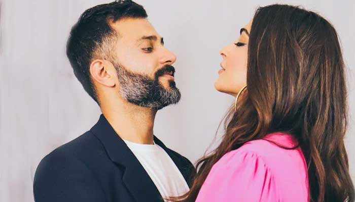Sonam Kapoor rings in Valentine’s Day in style with her beloved Anand Ahuja: Pics