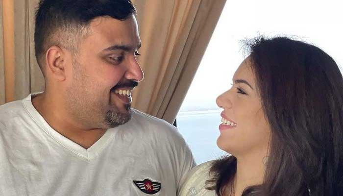 Ghani Ali, husband ring in 1 year of togetherness