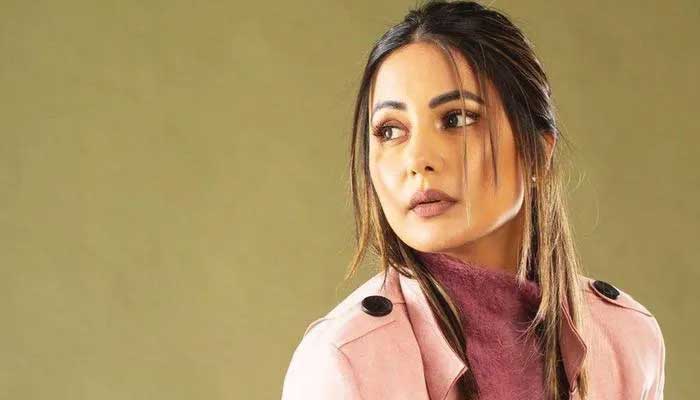 Hina Khan channels her own 'desi Cleopatra' amid Egyptian getaway
