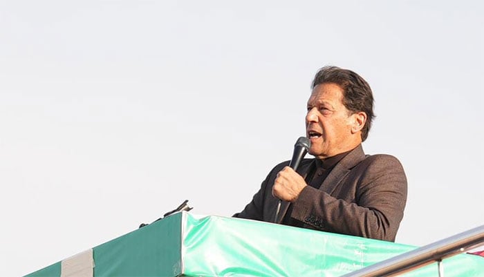 چار ڈاکو ہمارے خلاف عدم اعتماد لارہے ہیں، وزیر اعظم عمران خان