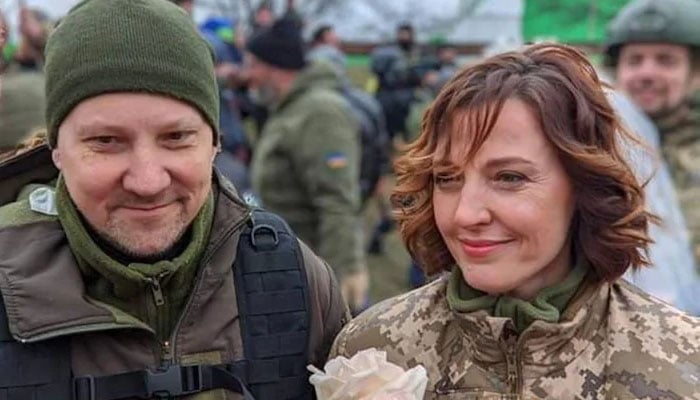 روس کیساتھ جنگ کے دوران یوکرینی فوجیوں نے شادی کرلی