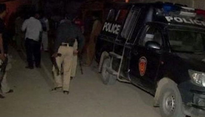 کراچی، سہراب گوٹھ میں ایک شخص کے قتل کے الزام میں 2 پولیس اہلکار گرفتار