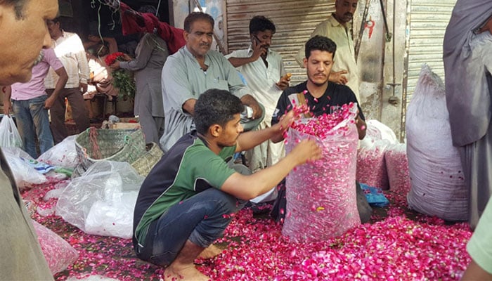 کراچی، شبِ برأت آج، پھول مارکیٹ میں گہما گہمی