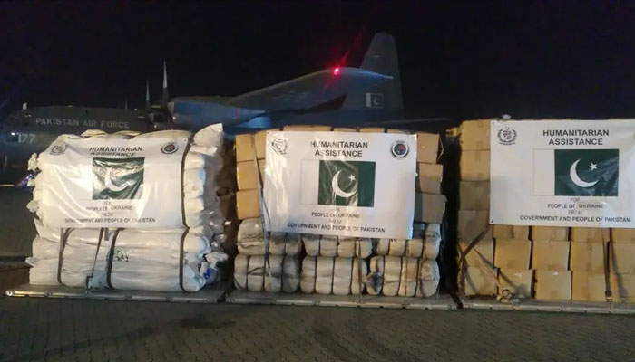 یوکرینی عوام کے لیے پاکستانی امداد پولینڈ پہنچ گئی