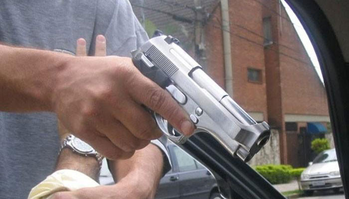 Karachi: Two dacoits climbed into the hands of citizens near Golimar Sanitary Market 1 Karachi: Two dacoits climbed into the hands of citizens near Golimar Sanitary Market