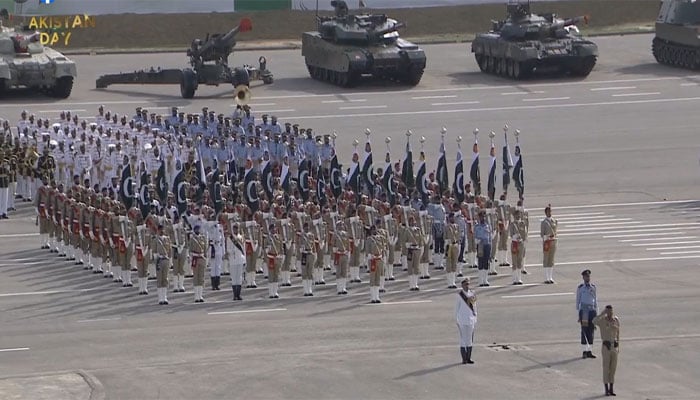 یومِ پاکستان کی مرکزی تقریب، صدر، وزیرِ اعظم، سربراہانِ مسلح افواج کی شرکت